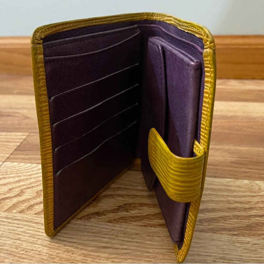 Louis Vuitton Yellow Epi Leather Bifold Wallet -MI0979